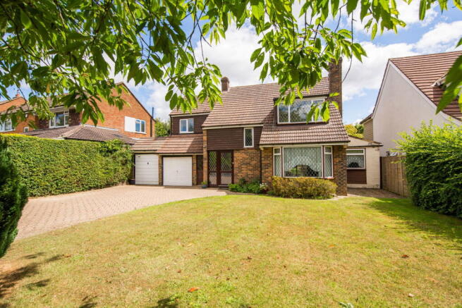 5 bed property, in Bounds Oak Way, £900,000