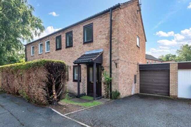 3 bed property, in Isons Close, £375,000