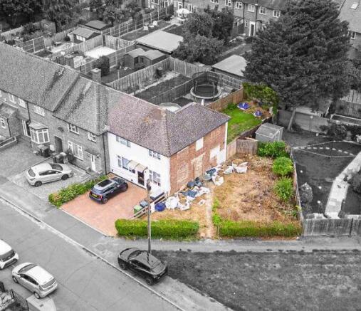 3 bed property, in 10 Barton Way, £525,000