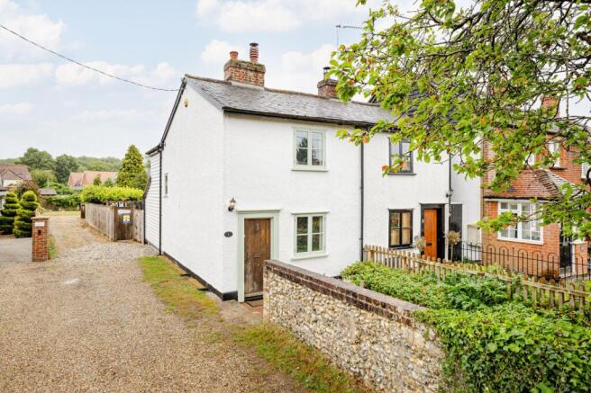 3 bed property, in Rickling Green, £450,000