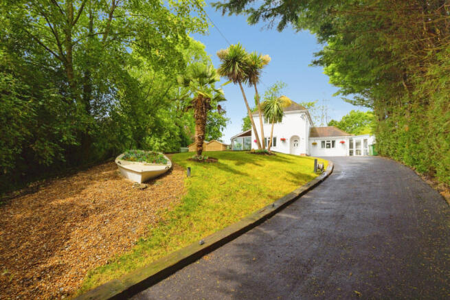 5 bed property, in Barrow Hill, £600,000