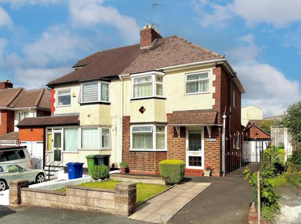 3 bed property, in Kenelm Road Coseley, £150,000