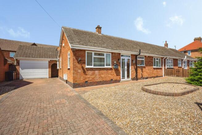 2 bed property, in Eastfield Avenue, £310,000