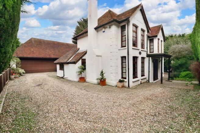 4 bed property, in Robin Hood Lane, £725,000