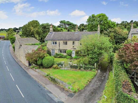 4 bed property, in Manor House, £900,000