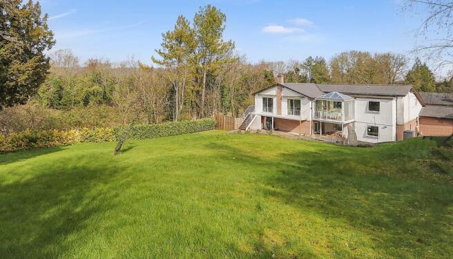 5 bed property, in Pangbourne - set in a prime location. Only a few mins from the shops and amenities, £1,495,000