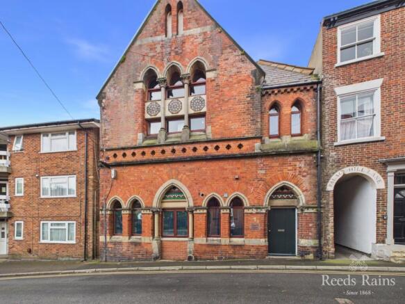 4 bed property, in St. Sepulchre Street, £200,000