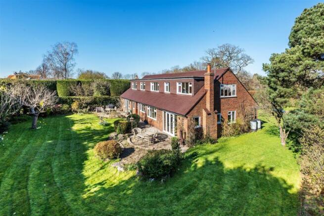 5 bed property, in Maddox Lane, £1,325,000