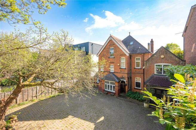 7 bed property, in London Road, £1,600,000