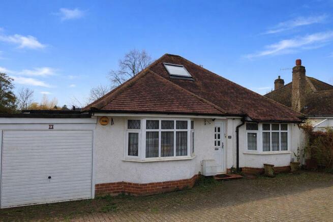 3 bed property, in Orchard Drive, £575,000