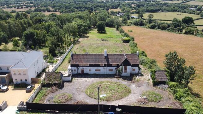 6 bed property, in Westwinds, £1,200,000
