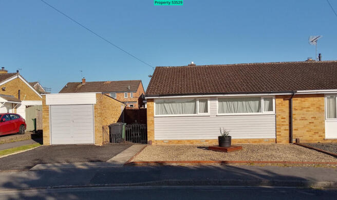 2 bed property, in Kennedy Close, £31,000