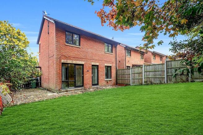 3 bed property, in Runford Court, £375,000