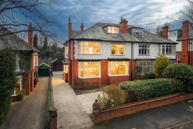 6 bed property, in Albert Road, £600,000