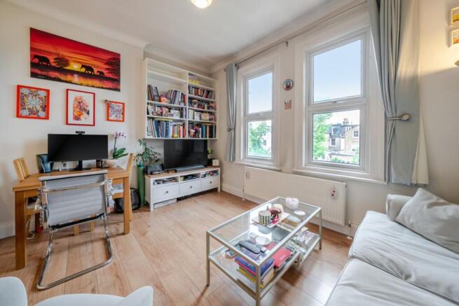 1 bed property, in Bedford Hill, £425,000