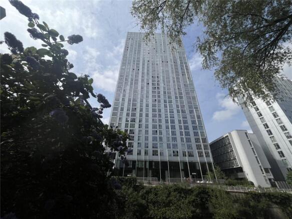 1 bed property, in Quay Street, £260,000
