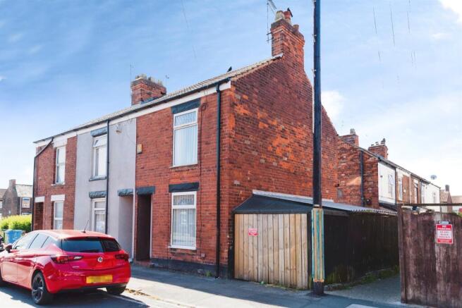 2 bed property, in Rustenburg Street, £110,000