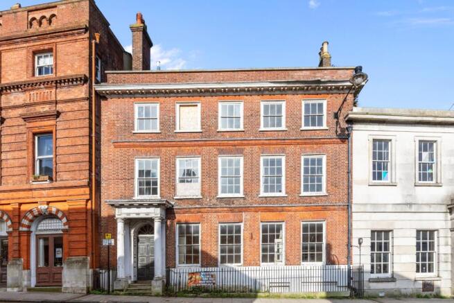5 bed property, in High Street, £1,250,000