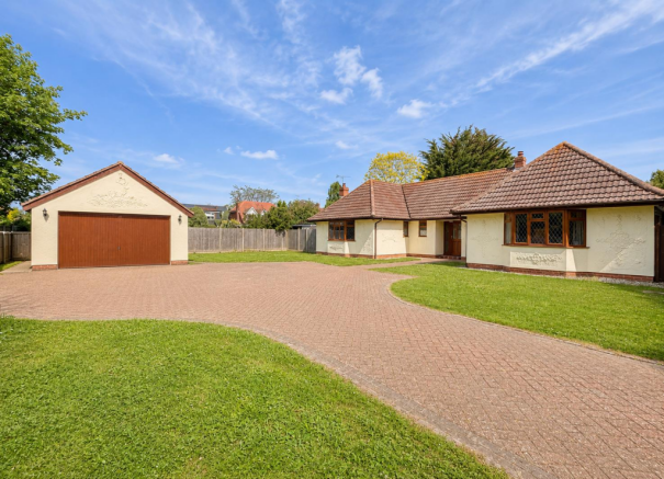 4 bed property, in Audley Road, £675,000