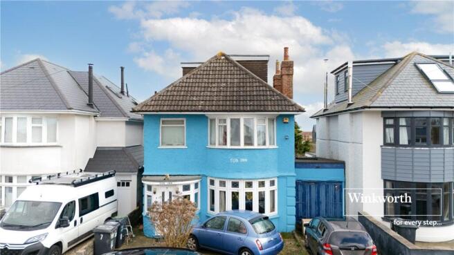 4 bed property, in Cellars Farm Road, £675,000