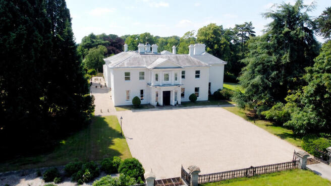 2 bed property, in Berkswell Hall, £300,000