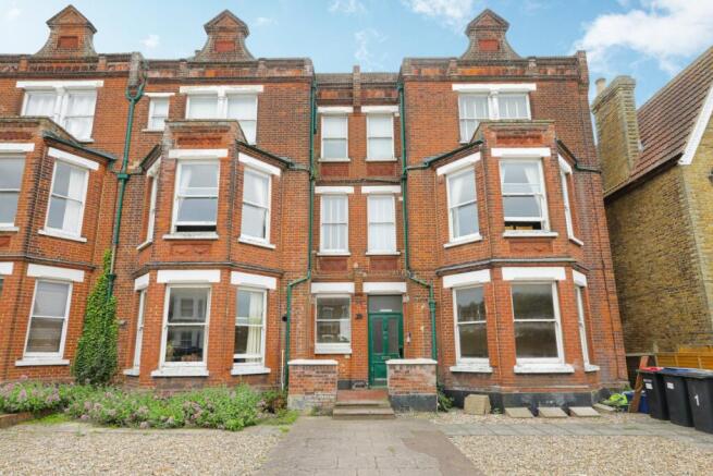 1 bed property, in Beltinge Road, £160,000
