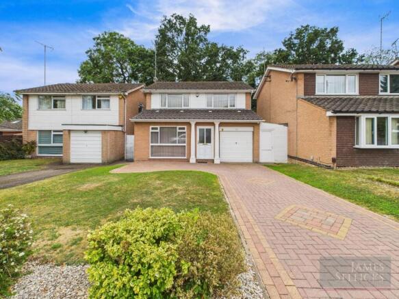 4 bed property, in Kingsway Road, £475,000
