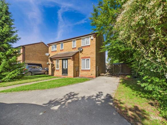 2 bed property, in Sherbourne Drive, £190,000