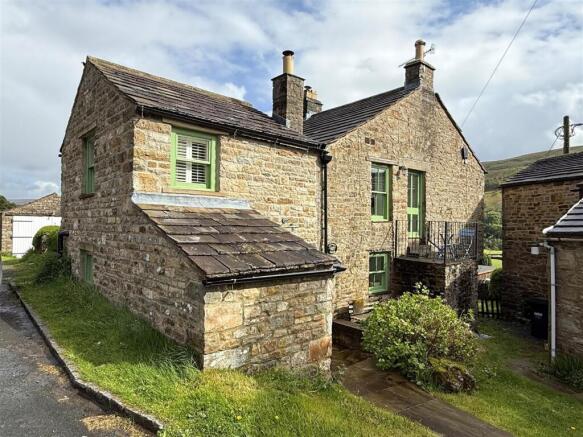 3 bed property, in Victoria House, £350,000