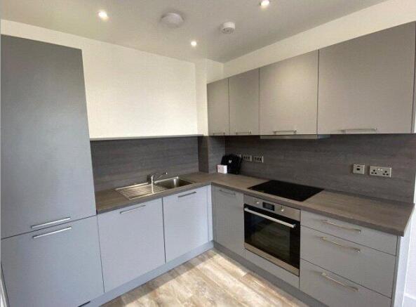 1 bed property, in Sheldon Court, £170,000