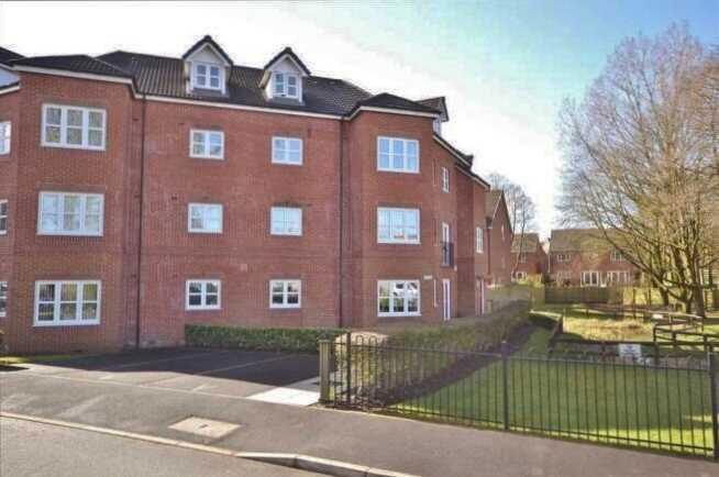 1 bed property, in Duxbury Gardens, £59,000