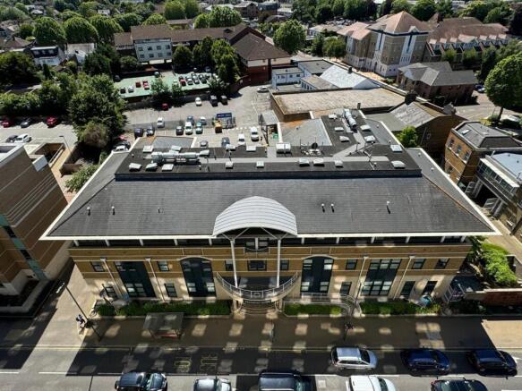 1 bed property, in London Road, £290,000