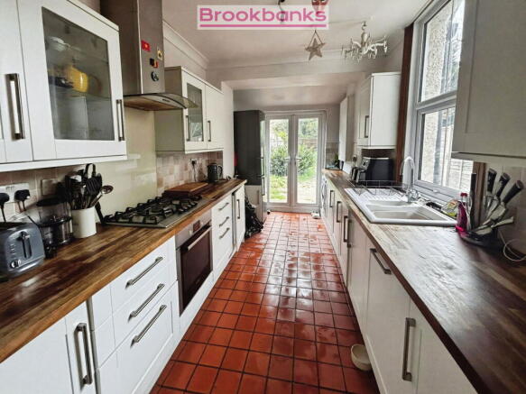 2 bed property, in Devon Road, £350,000