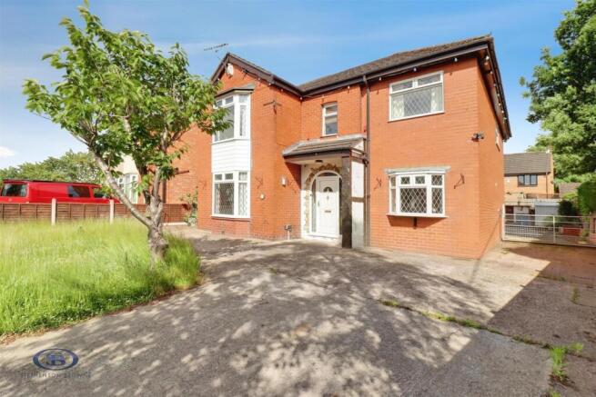 5 bed property, in Crewe Road, £575,000