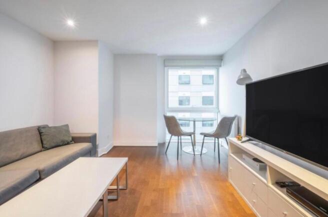 1 bed property, in Crawford Building, £450,000