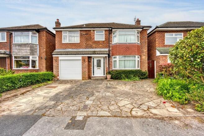4 bed property, in Capesthorne Road, £680,000