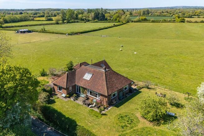 4 bed property, in Skittle Green, £1,000,000