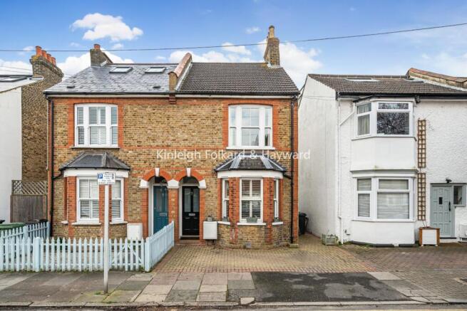 3 bed property, in Haywood Road, £600,000