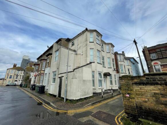 3 bed property, in 3 Edinburgh Place, £160,000