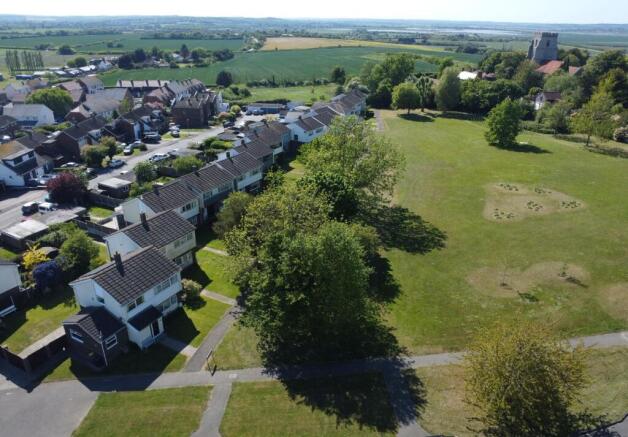 4 bed property, in Village Green, £475,000