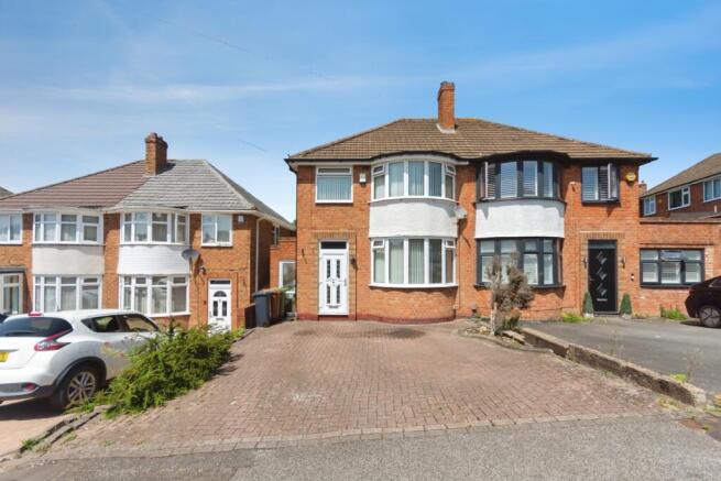 3 bed property, in Eden Road, £280,000