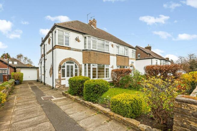 3 bed property, in Park Lane, £400,000