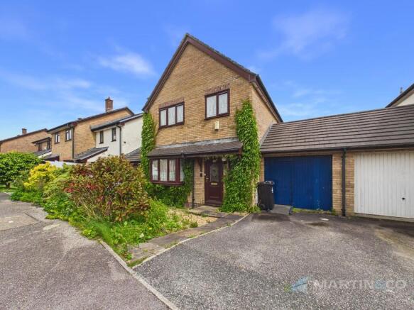 3 bed property, in Evea Close, £350,000