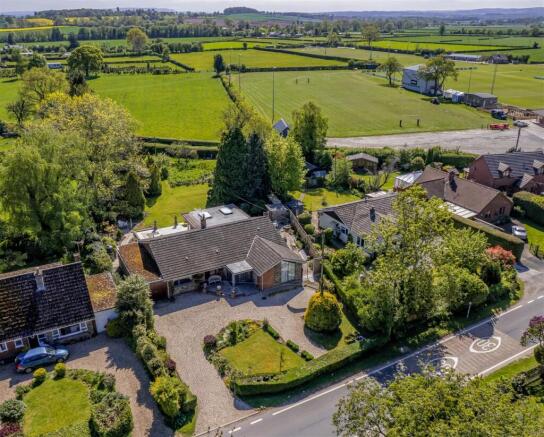 4 bed property, in North Road, £750,000