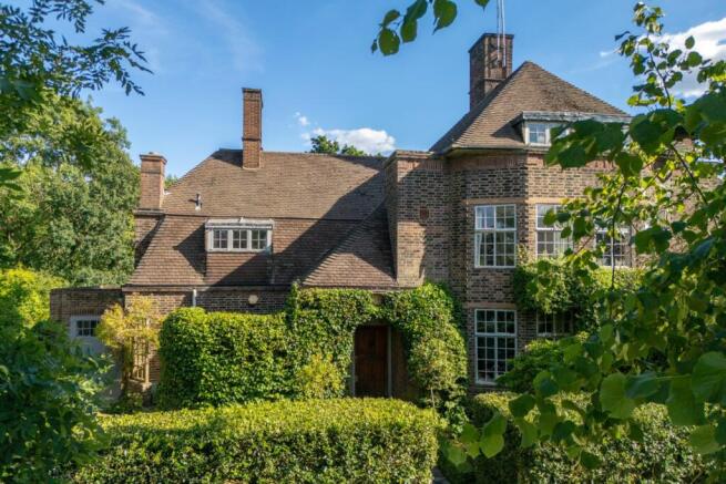 5 bed property, in Wildwood Road, £2,950,000