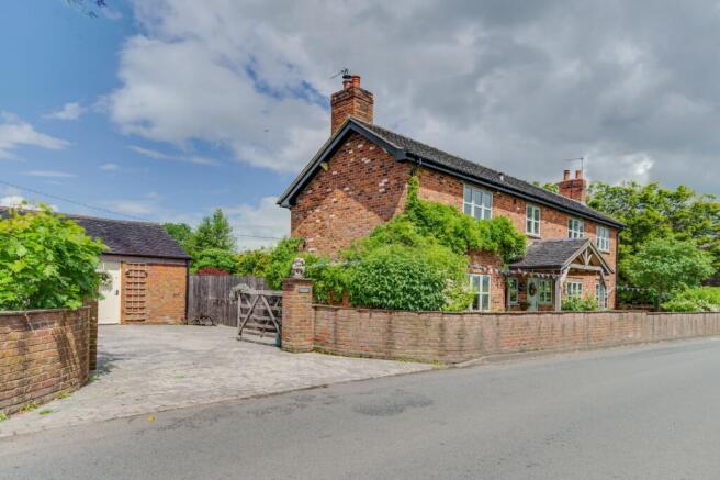 3 bed property, in Spen Green, £1,200,000