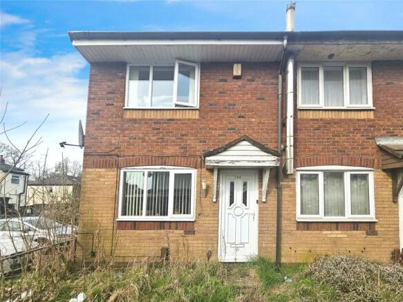 2 bed property, in Wash Lane, £135,000
