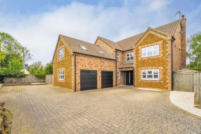 5 bed property, in Lynn Road, £450,000