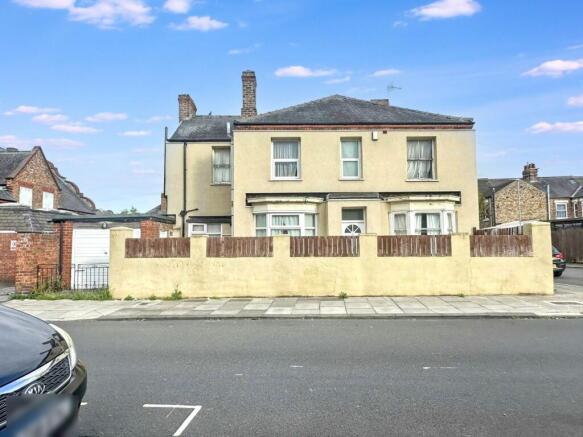 3 bed property, in Osborne Road, £85,000