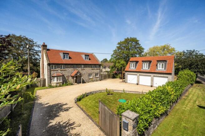 6 bed property, in Havyatt, £850,000